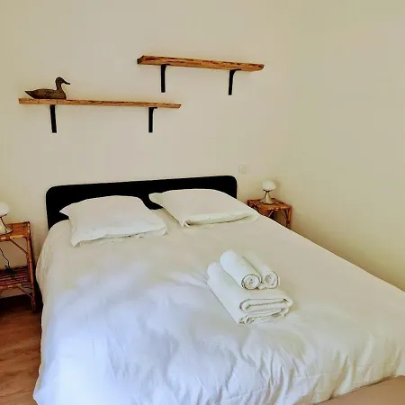 Le Pont Vue Sur Riviere Proche Puy Du Fou Gasthof