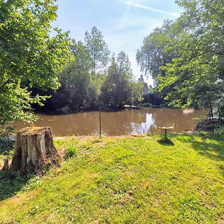 Penzion Le Pont Vue Sur Riviere Proche Puy Du Fou 3*